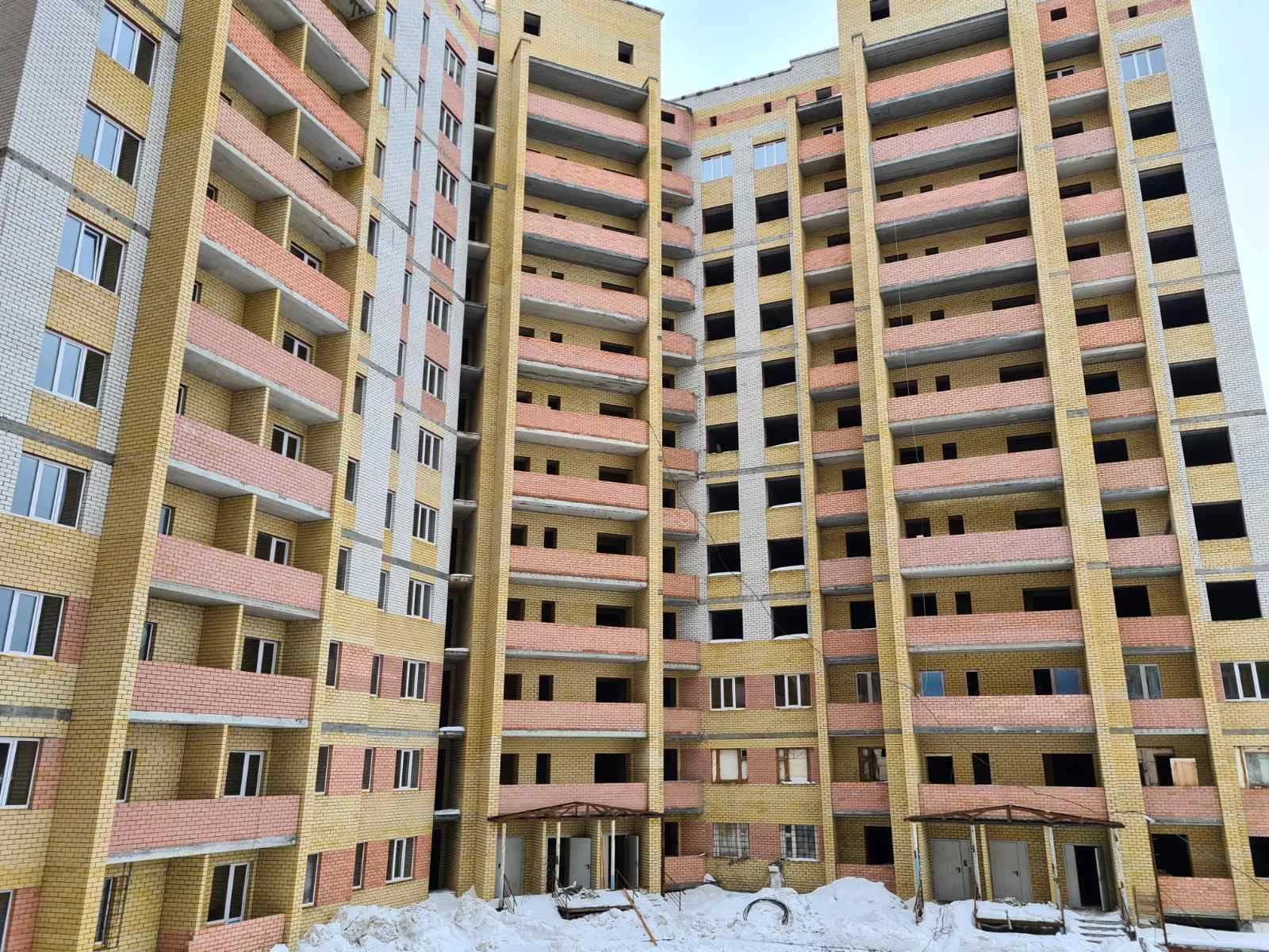 ЖК по адресу г. Сургут, микрорайон Крылова, д. 23